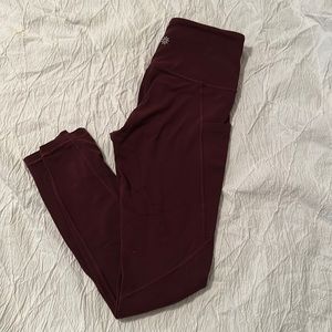 SOLD Athleta Salutation Stash Pocket 7/8